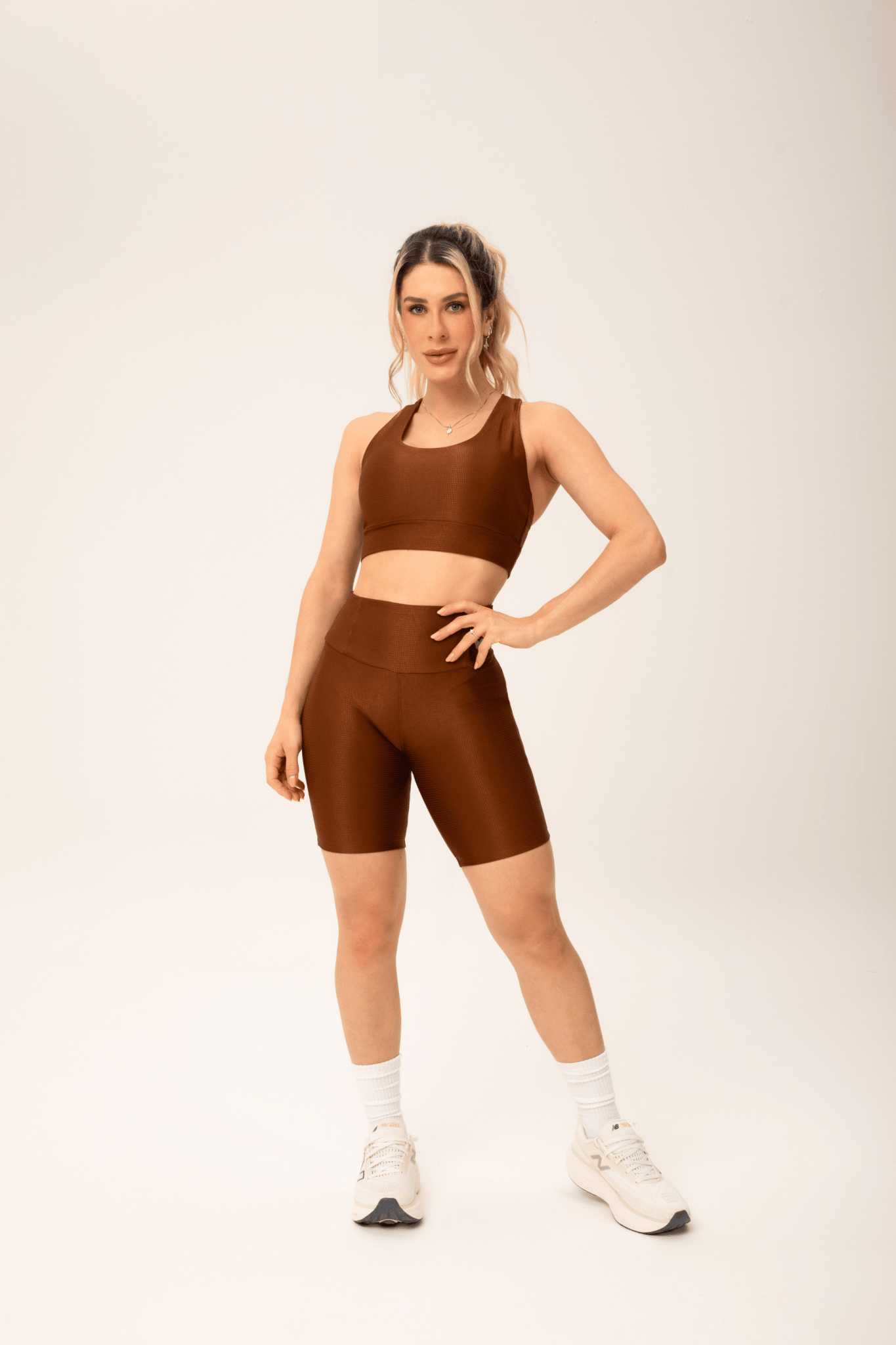 Bermuda Bumbum Anatômico Essentials Marrom Texturizado MADAF250032 - MADALLOLA
