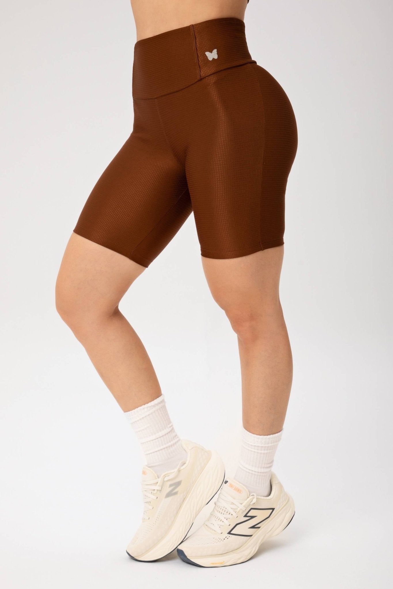 Bermuda Bumbum Anatômico Essentials Marrom Texturizado MADAF250032 - MADALLOLA