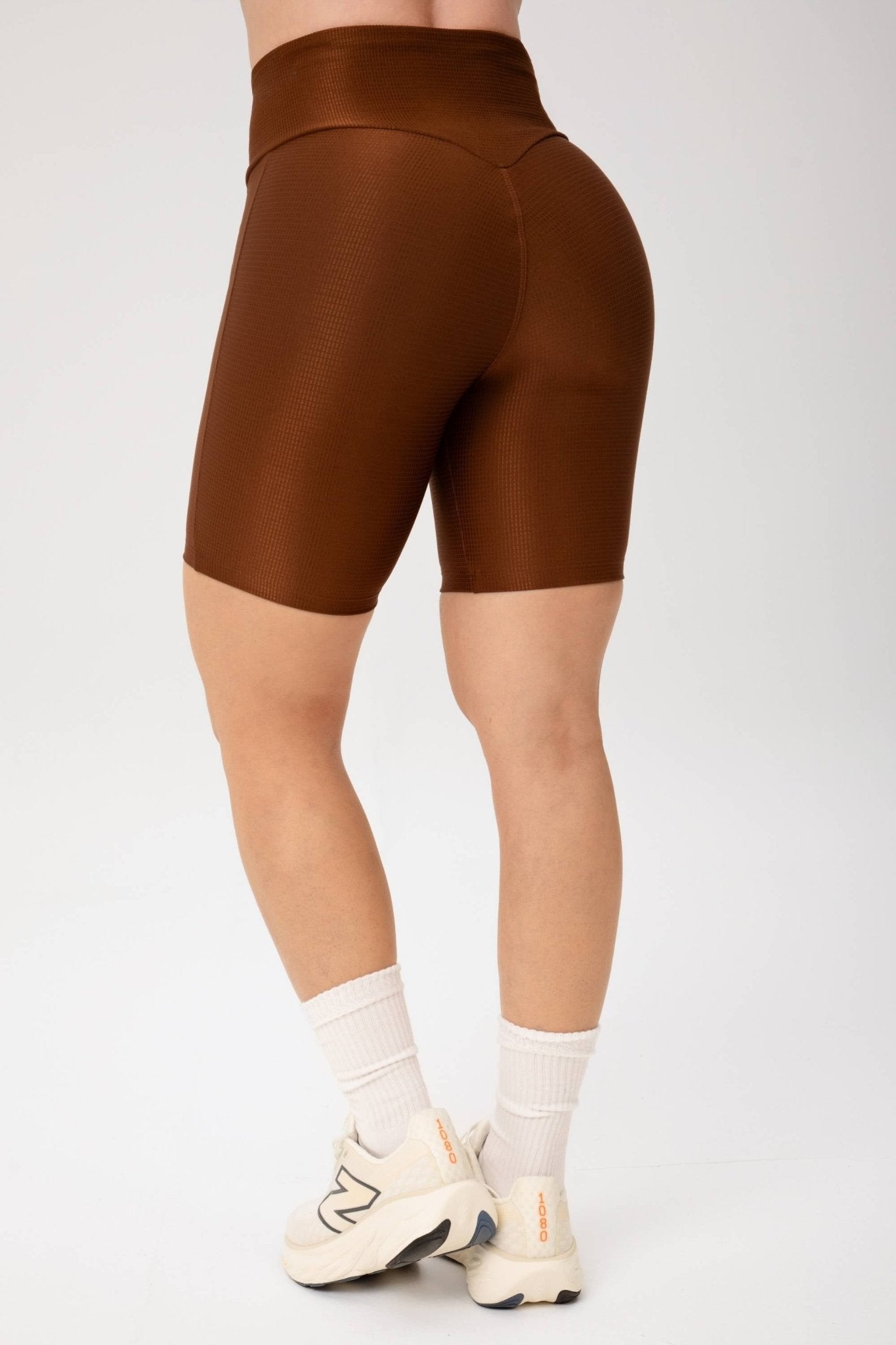 Bermuda Bumbum Anatômico Essentials Marrom Texturizado MADAF250032 - MADALLOLA
