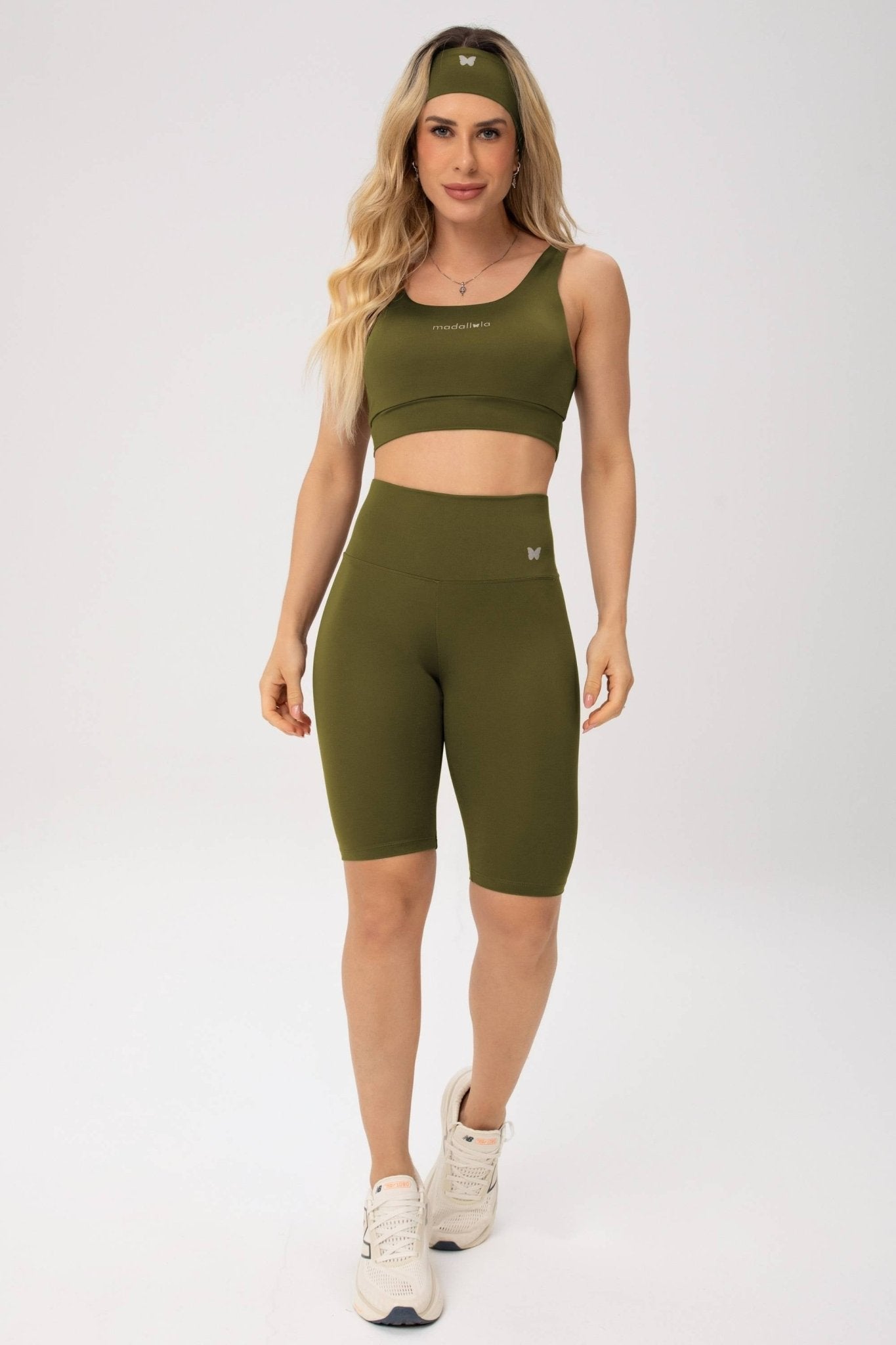 Bermuda Essentials Verde MADAF250053 - MADALLOLA