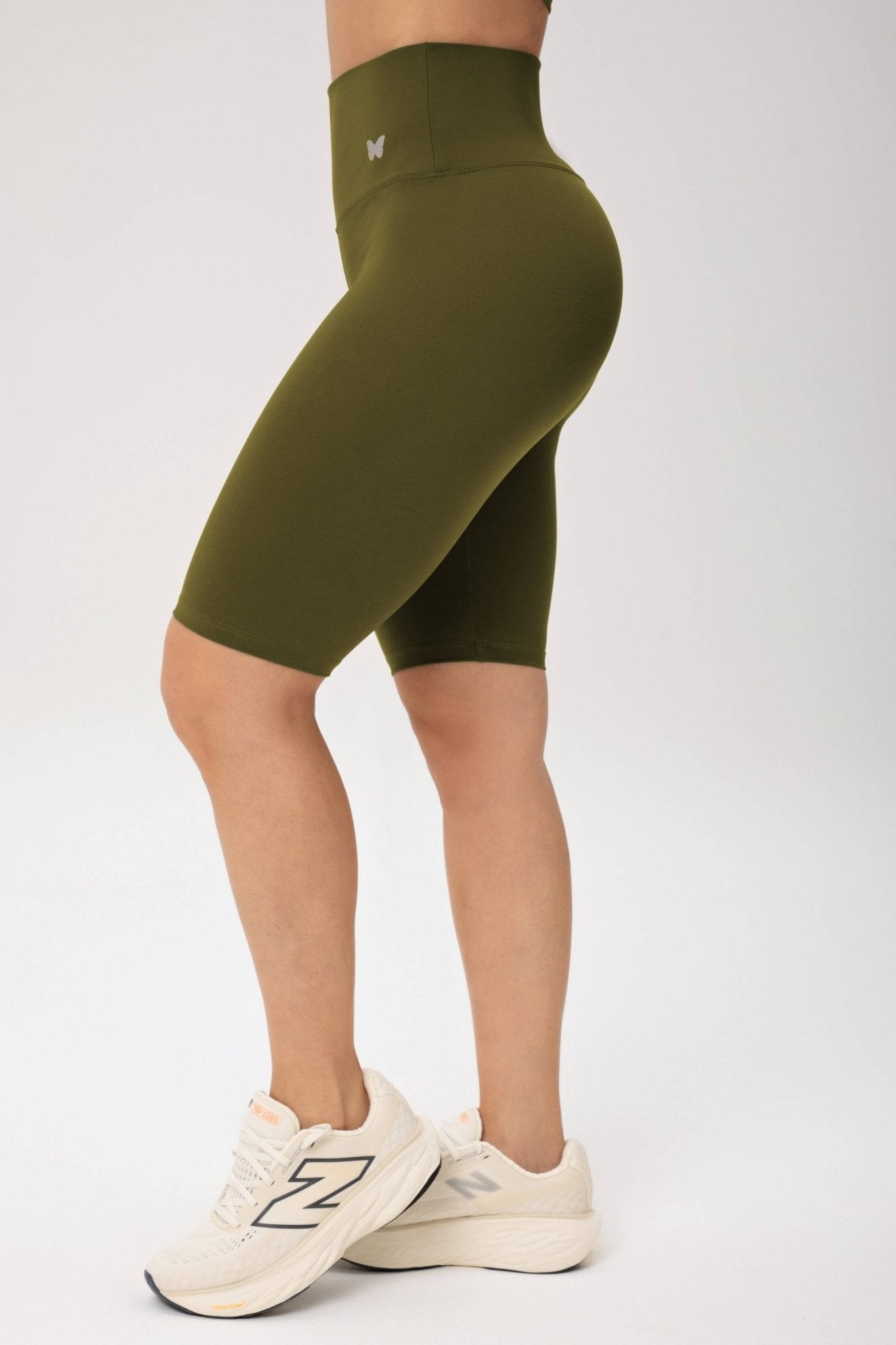 Bermuda Essentials Verde MADAF250053 - MADALLOLA