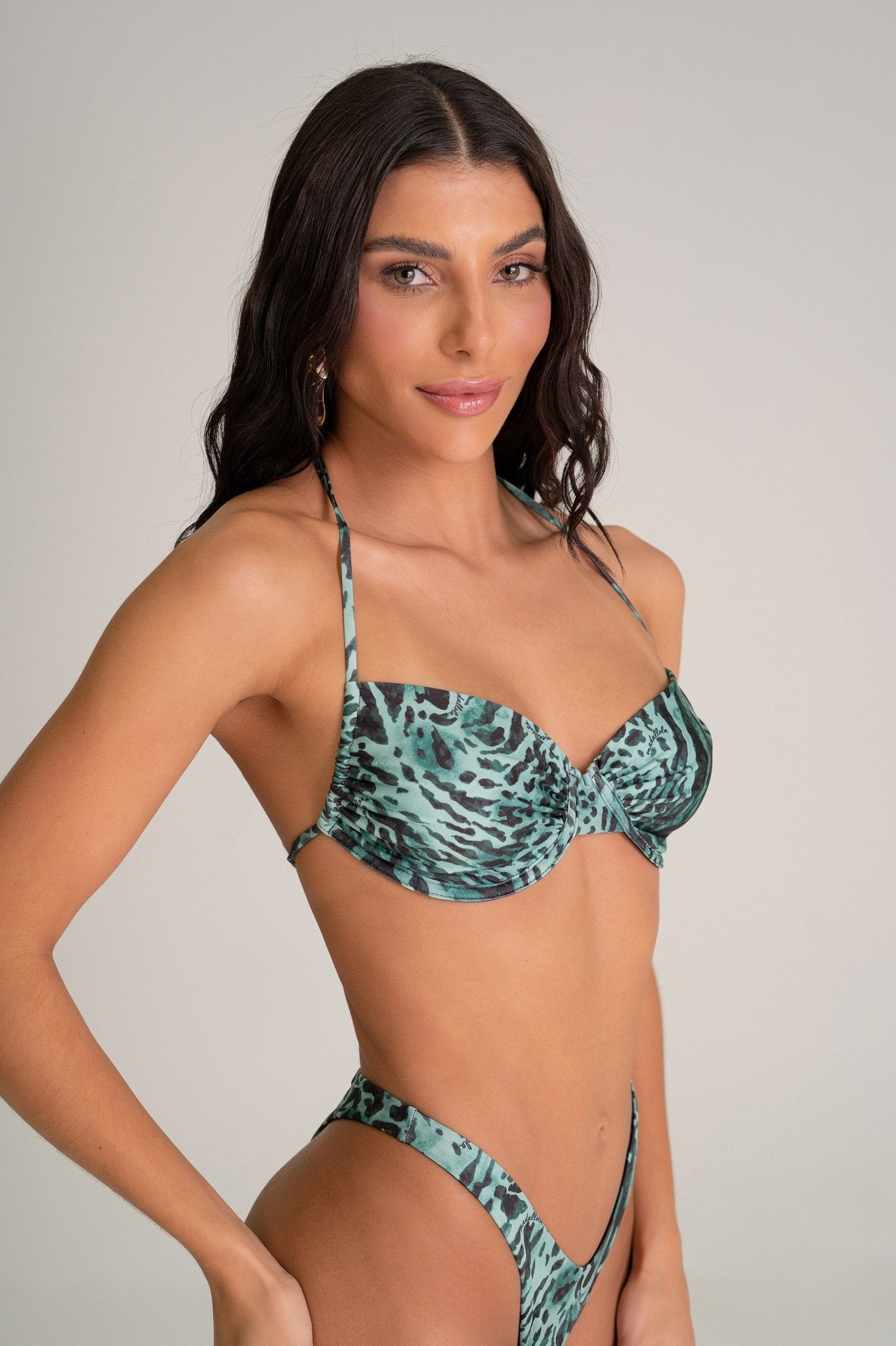 Biquíni Top Meia Taça De Amarrar E Calcinha Asa Delta Fio Discreto Estampado Onça Verde MADAP25038 - MADALLOLA