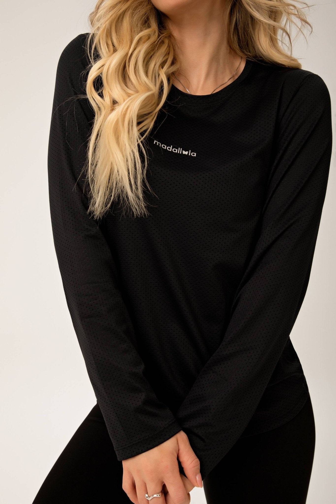 Blusa de Manga Longa Essentials Dry Preto MADAF250050 - MADALLOLA