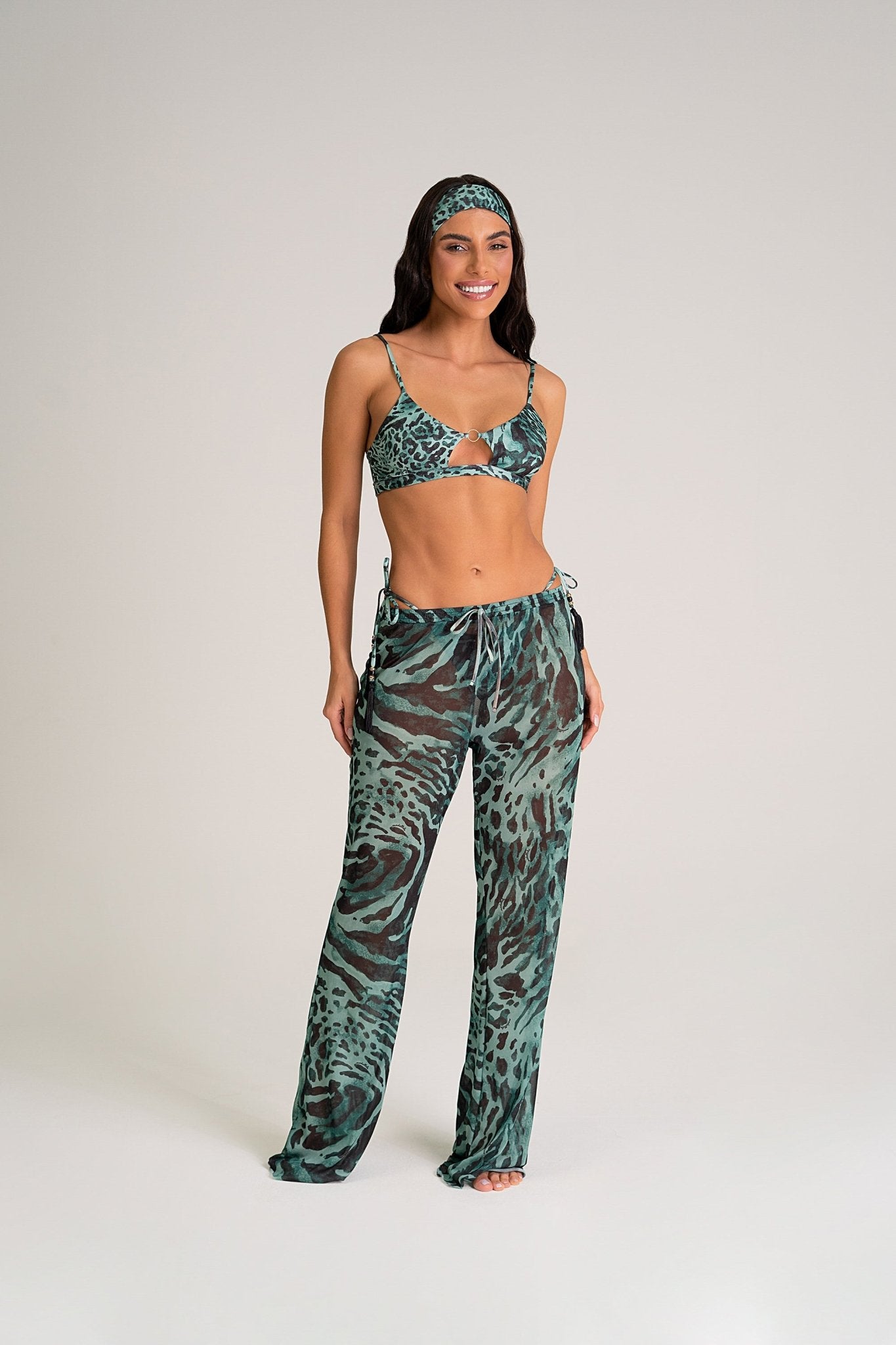 Calça Com Cós de Elástico Estampado Onça Verde MADAP25047 - MADALLOLA