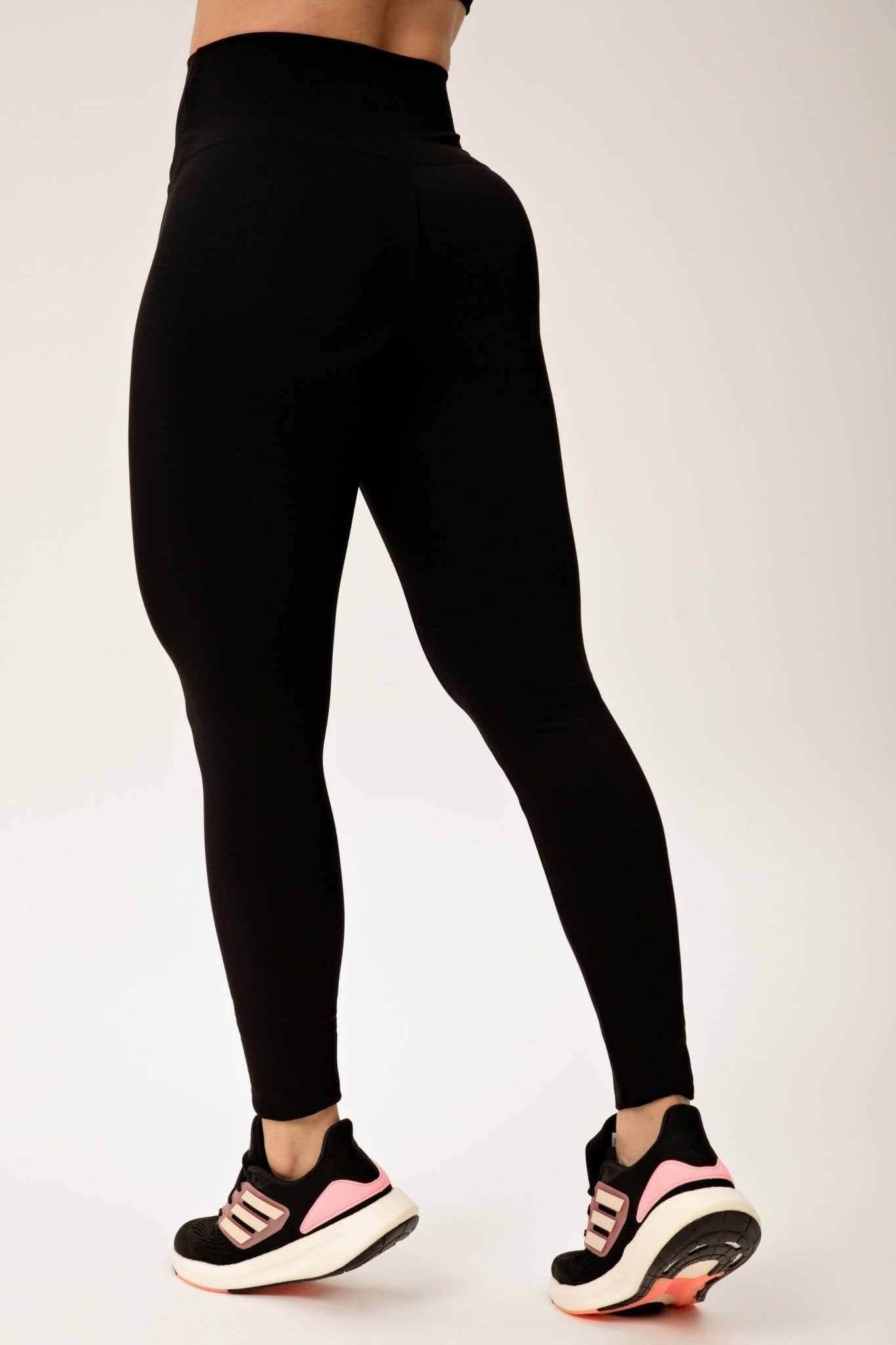 Calça Legging Essentials Preto MADAF25008 - MADALLOLA