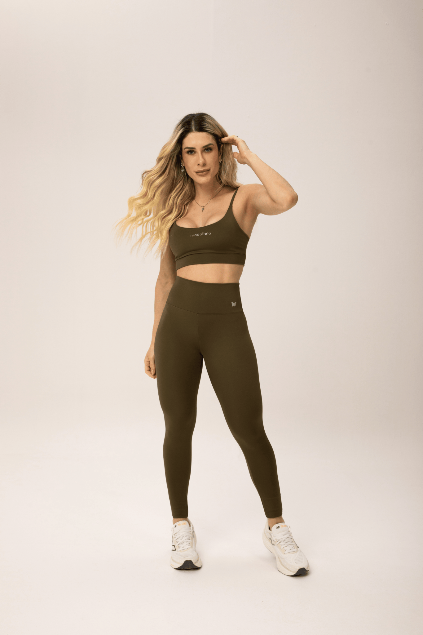 Calça Legging Essentials Verde MADAF25008 - MADALLOLA