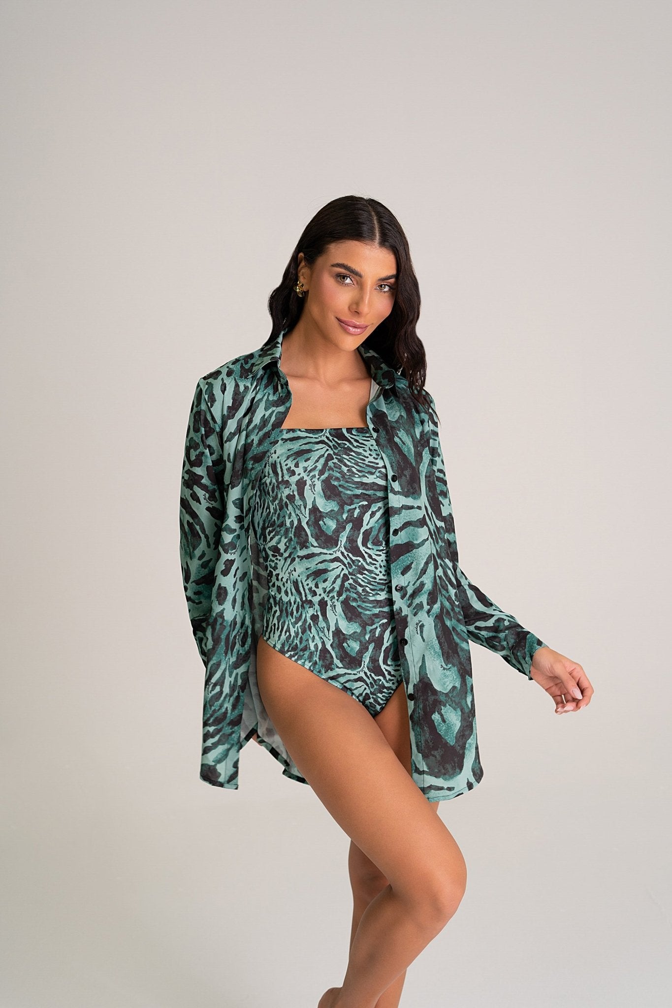 Camisão Manga Longa Estampado Onça Verde MADAP25048 - MADALLOLA