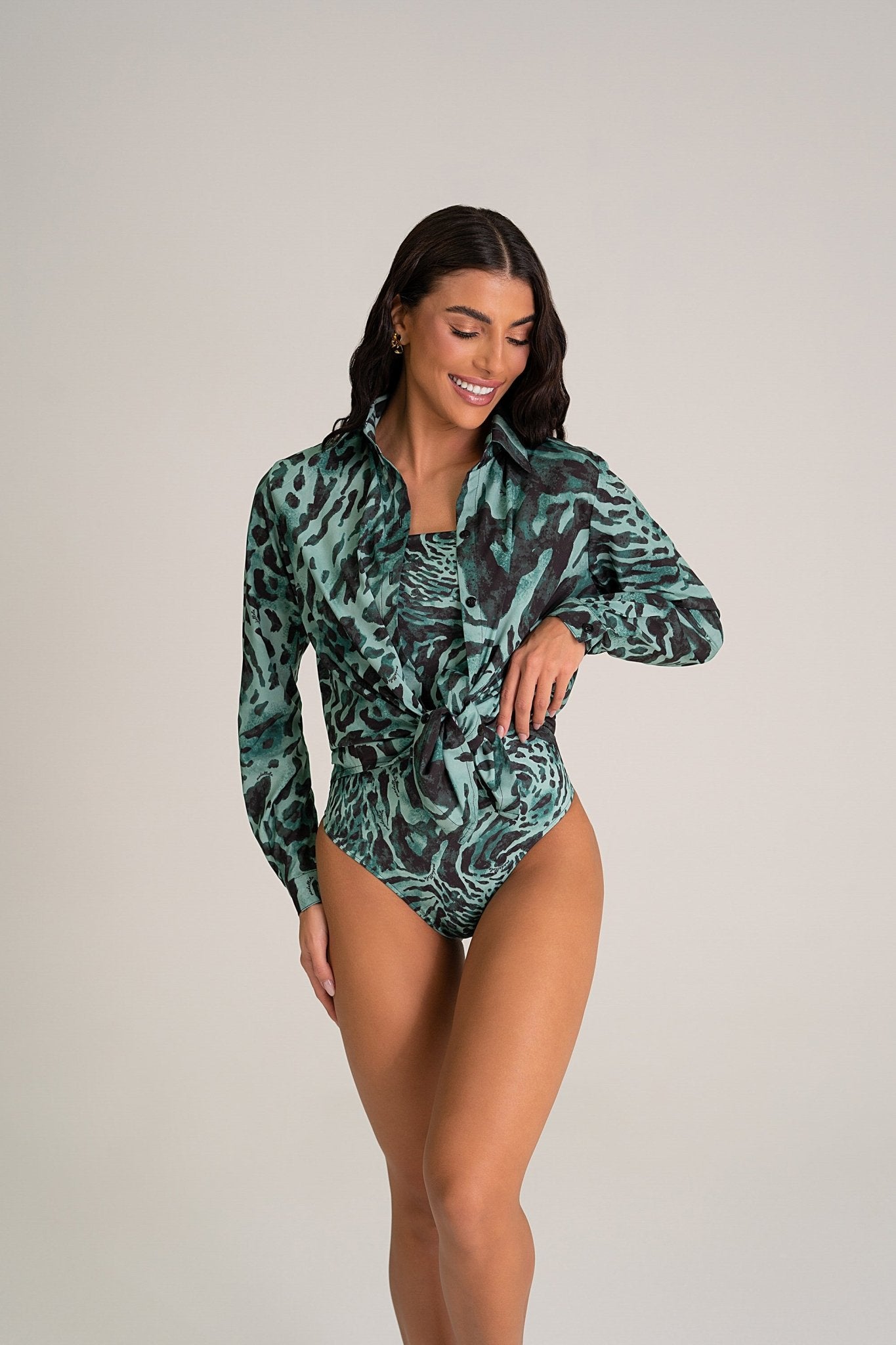Camisão Manga Longa Estampado Onça Verde MADAP25048 - MADALLOLA