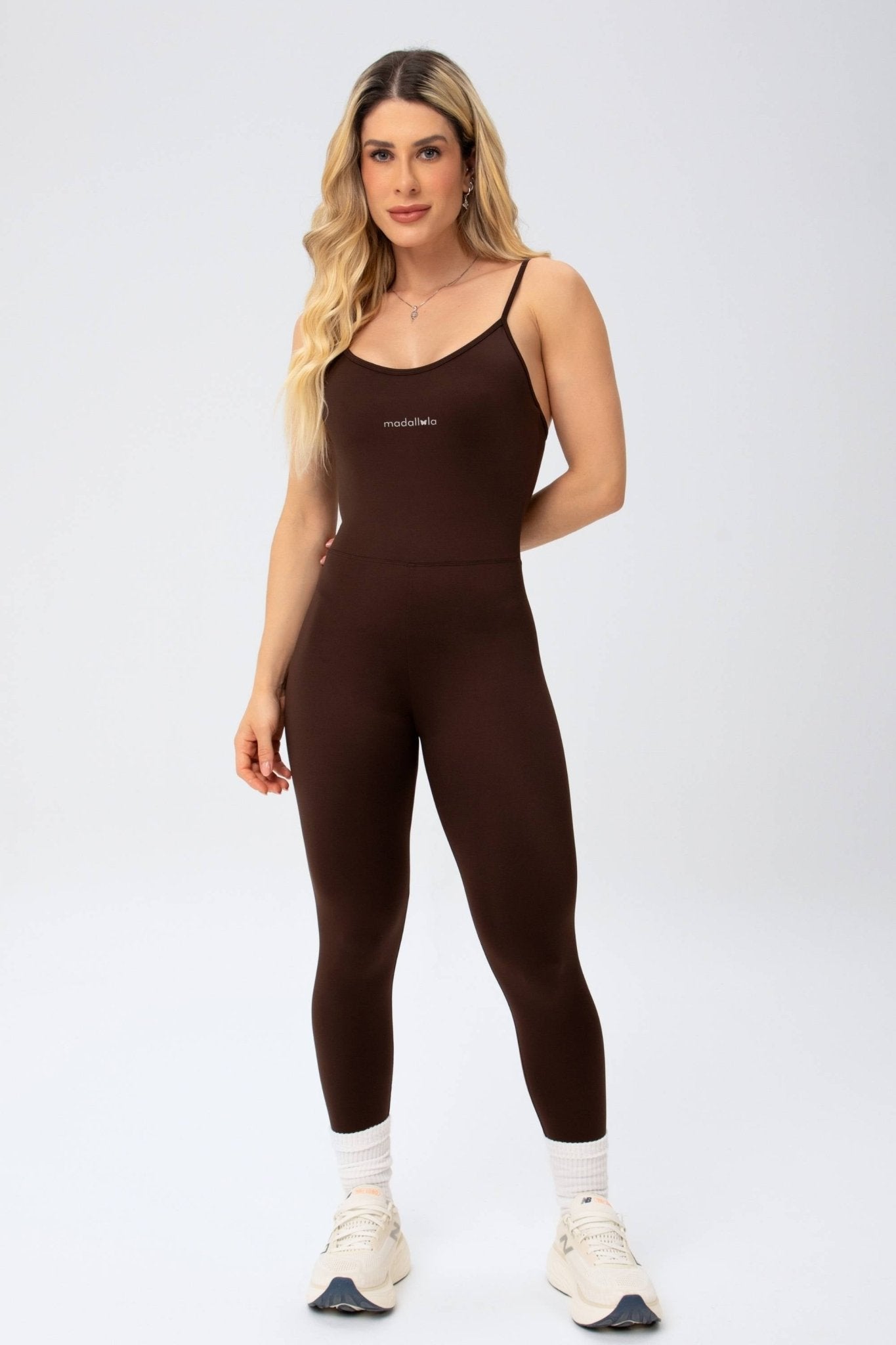 Macacão de Alcinha Essentials Marrom MADAF250055 - MADALLOLA