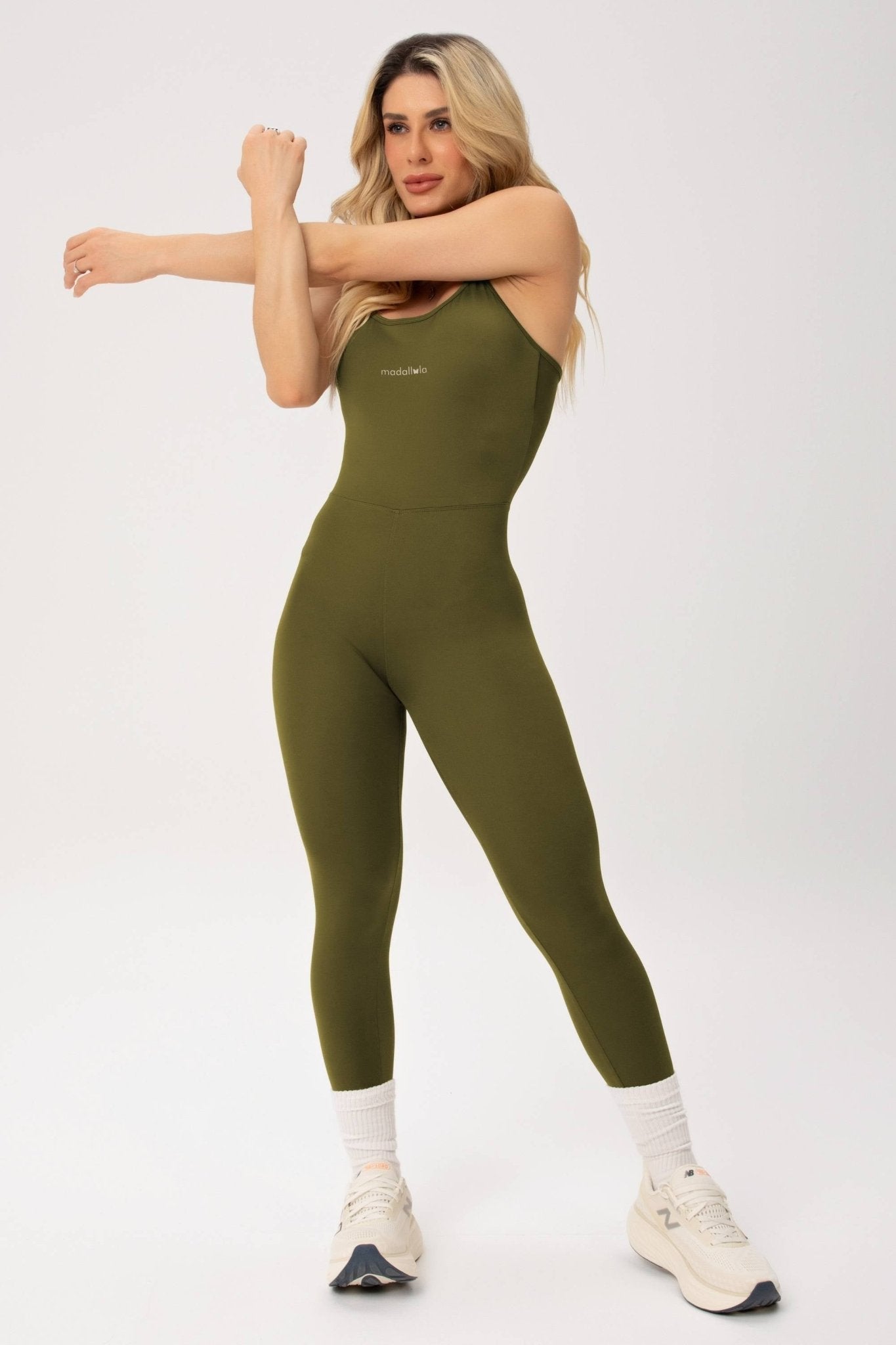 Macacão de Alcinha Essentials Verde MADAF250055 - MADALLOLA