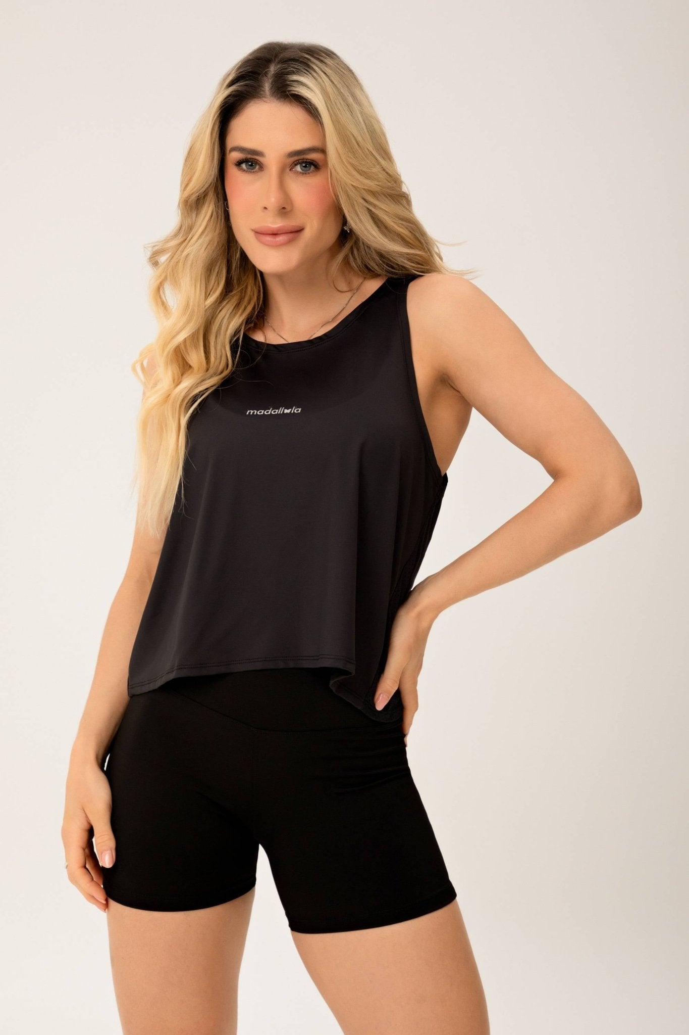 Regata Costas Transpassadas Essentials Preto MADAF250046 - MADALLOLA