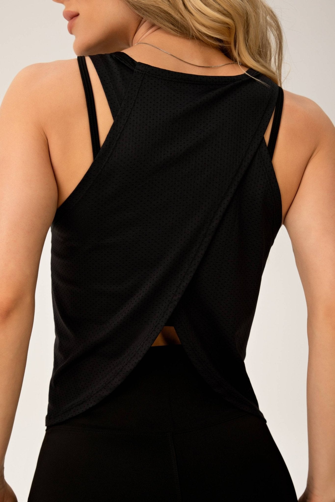 Regata Costas Transpassadas Essentials Preto MADAF250046 - MADALLOLA