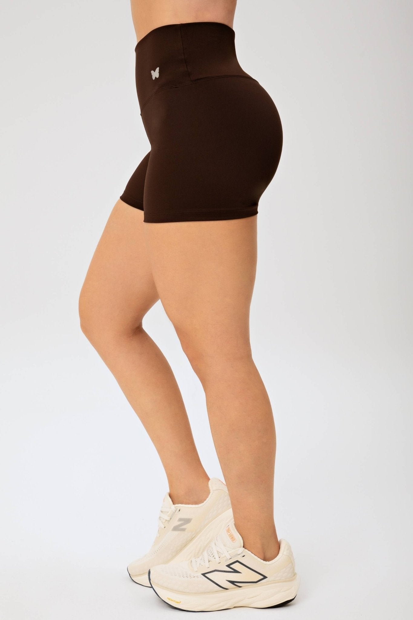 Shorts Essentials Marrom MADAF250052 - MADALLOLA