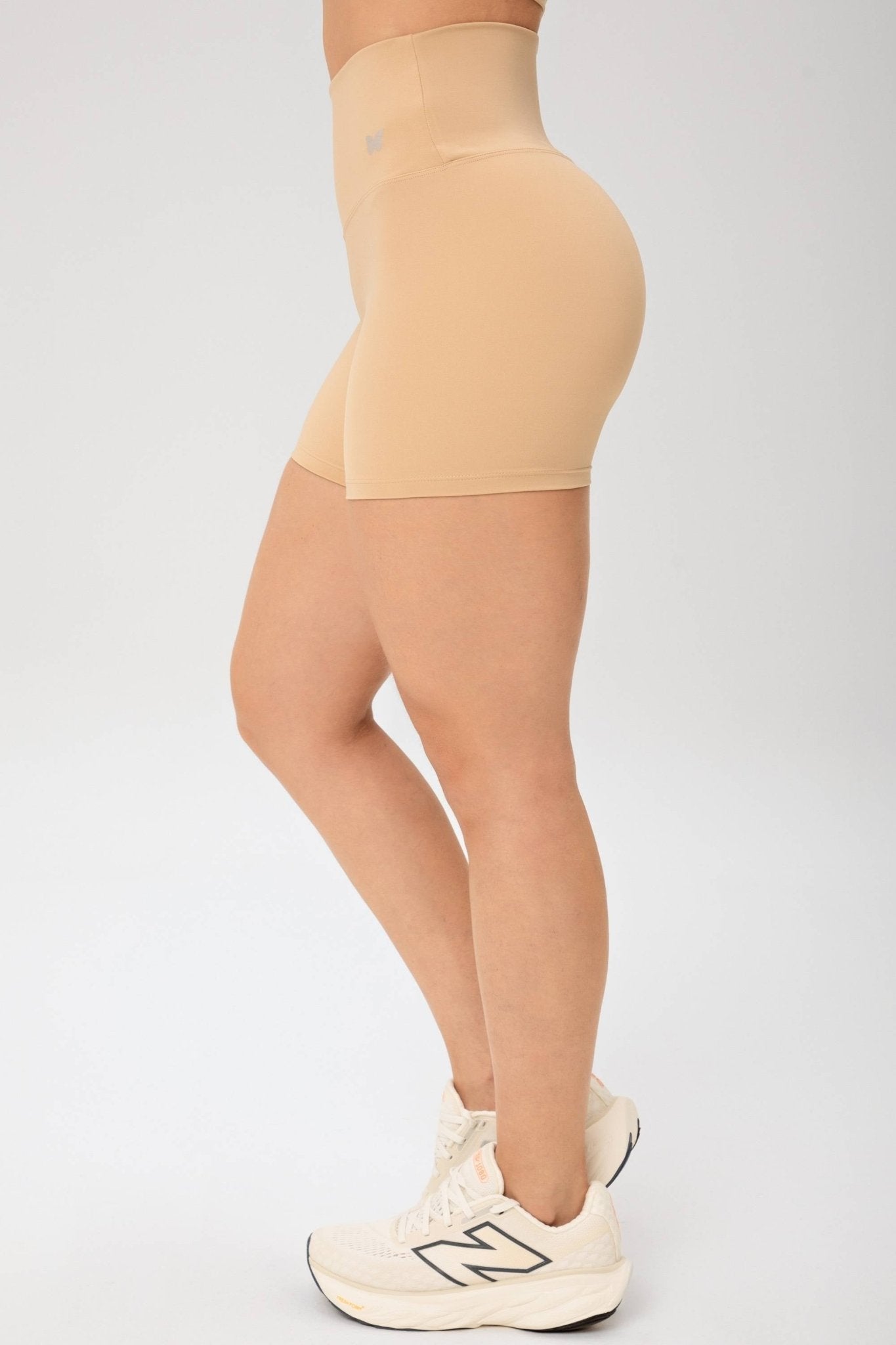 Shorts Essentials Nude MADAF250052 - MADALLOLA