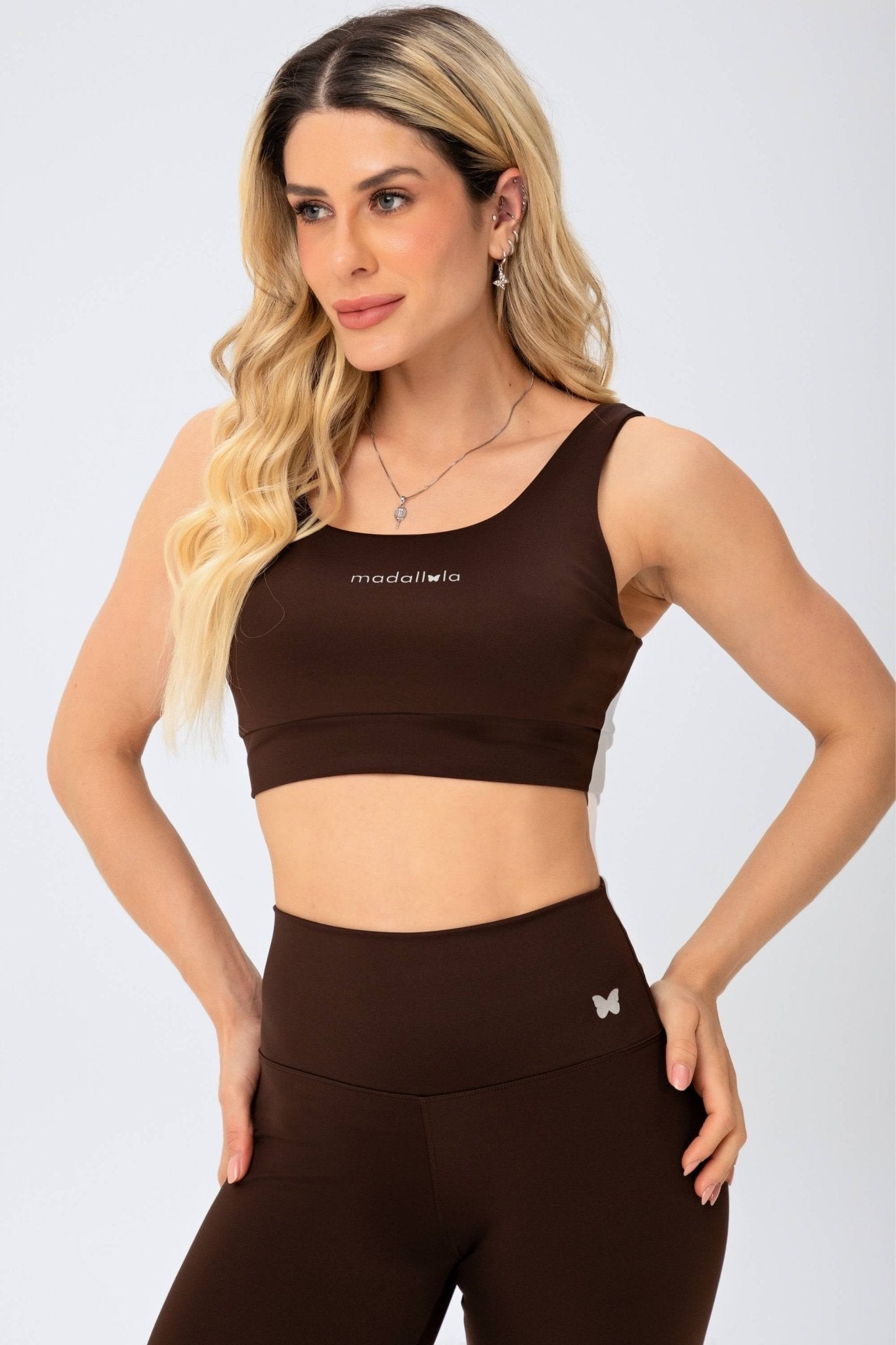 Top Alça Larga Essentials Marrom MADAF250051 - MADALLOLA