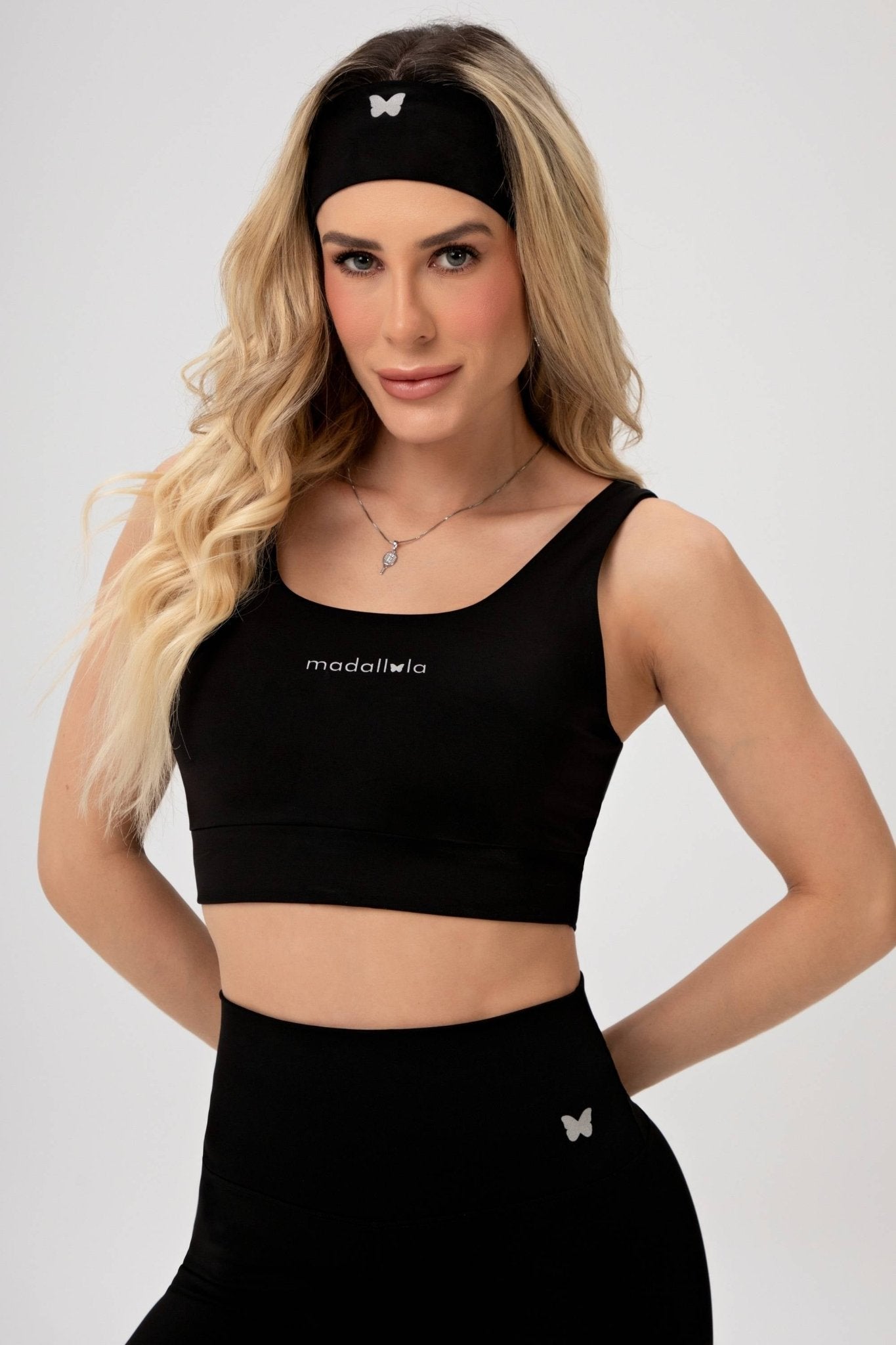 Top Alça Larga Essentials Preto MADAF250051 - MADALLOLA