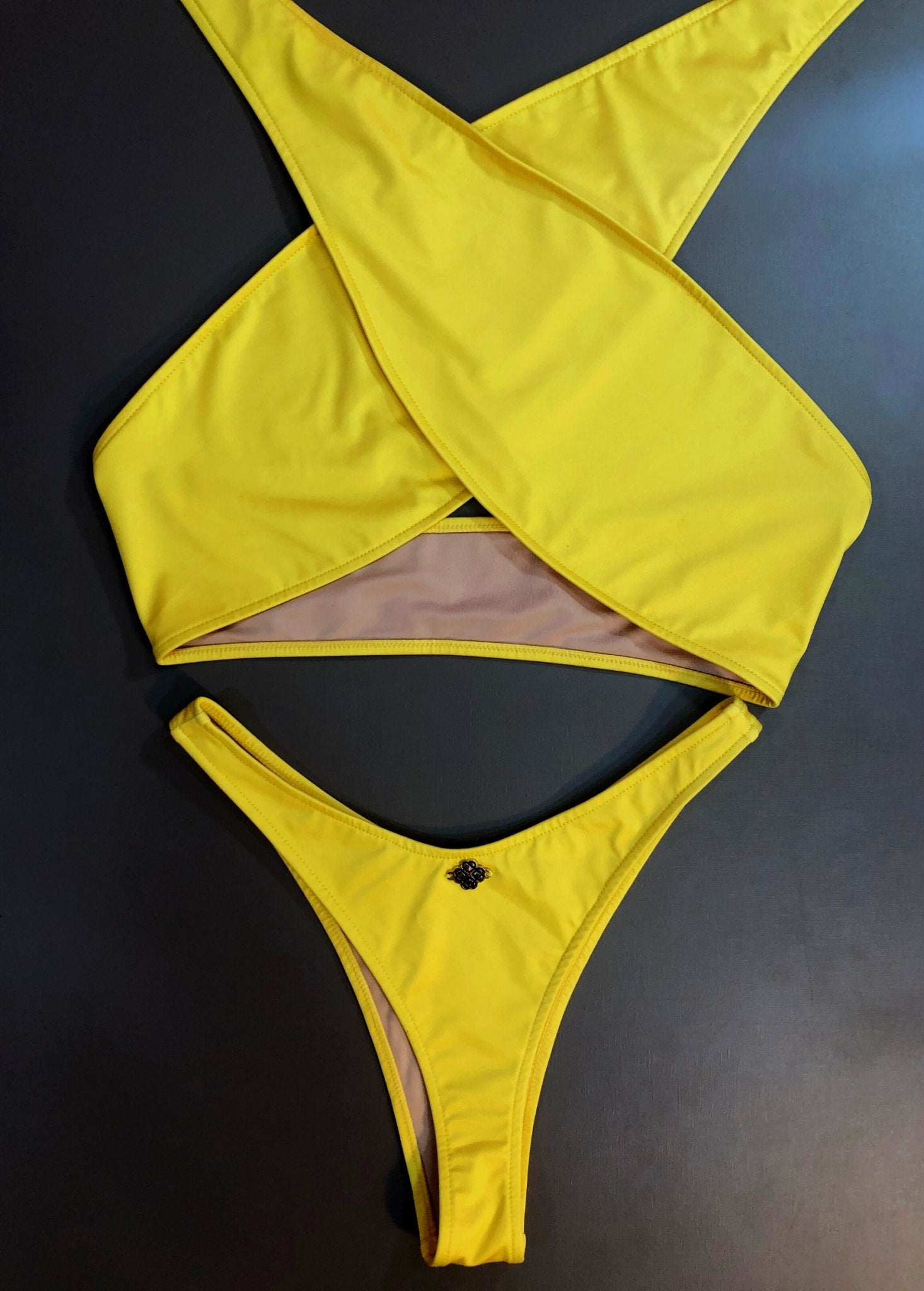 Biquíni Top Cruzado E Calcinha Asa Delta Amarelo Liso 732 - Amanda Paggi - MADALLOLA