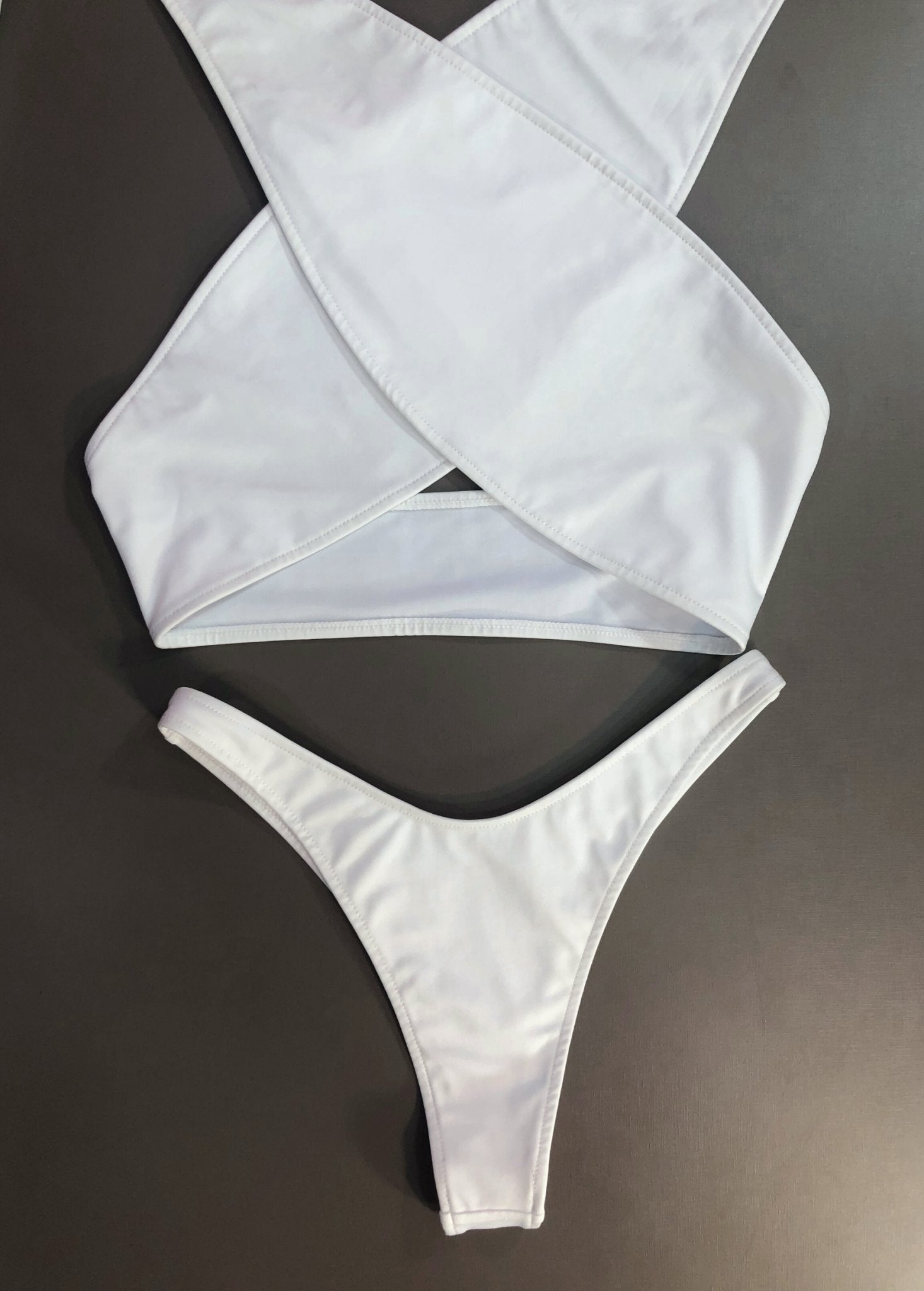 Biquíni Top Cruzado E Calcinha Asa Delta Off White Liso 719 - Amanda Paggi - MADALLOLA