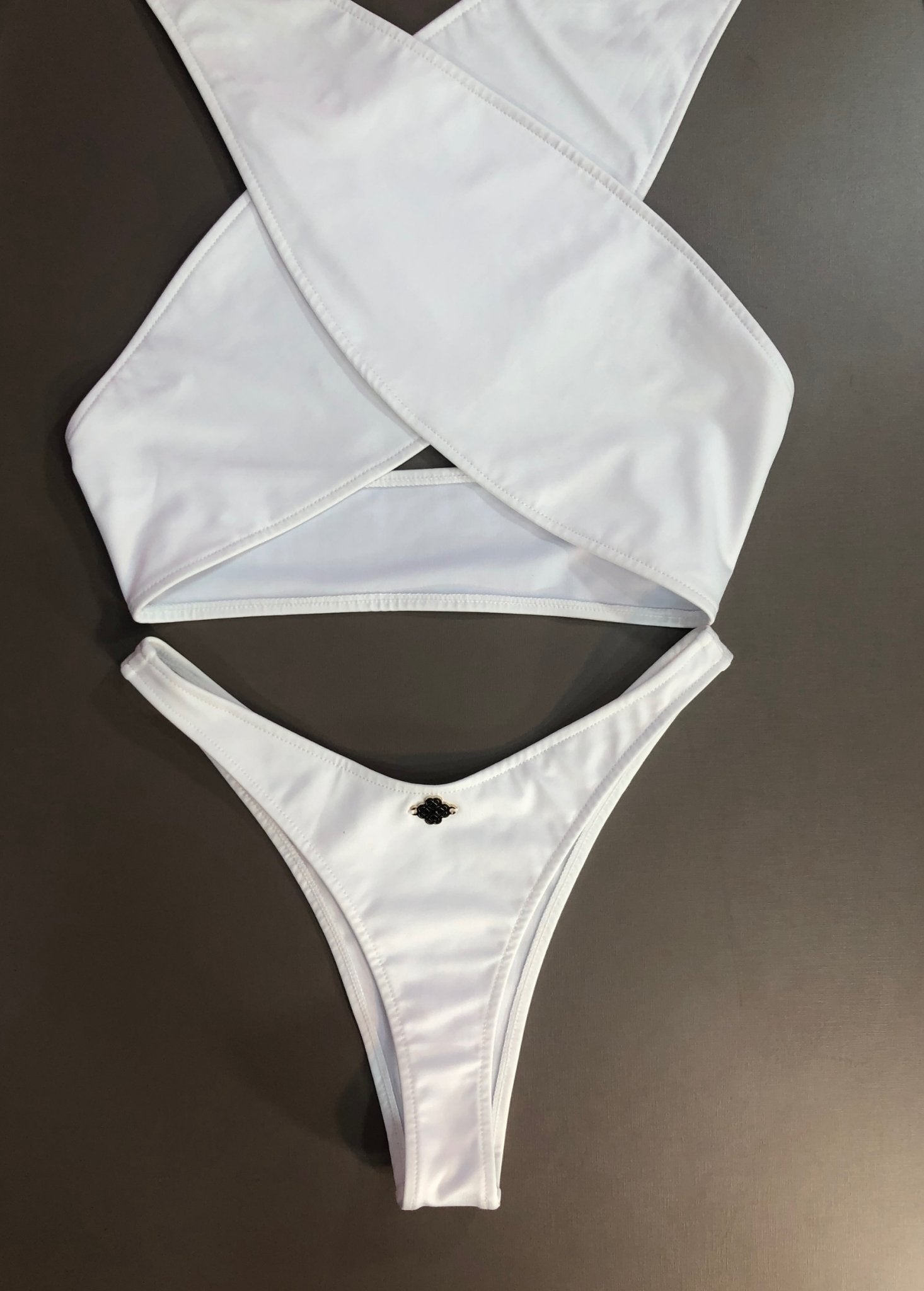 Biquíni Top Cruzado E Calcinha Asa Delta Off White Liso 719 - Amanda Paggi - MADALLOLA