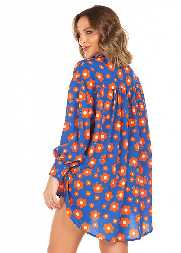 Camisa Over Flor Fundo Azul 873 - Flowers - MADALLOLA